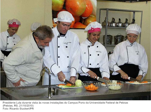 Presidente Lula durante visita às novas instalações do Campus Porto da Universidade Federal de Pelotas.