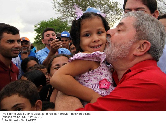 Presidente Lula durante visita às obras da Ferrovia Transnordestina.