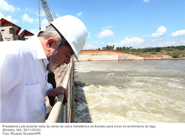 Presidente Lula durante visita às obras da usina hidrelétrica de Estreito para início do enchimento do lago.