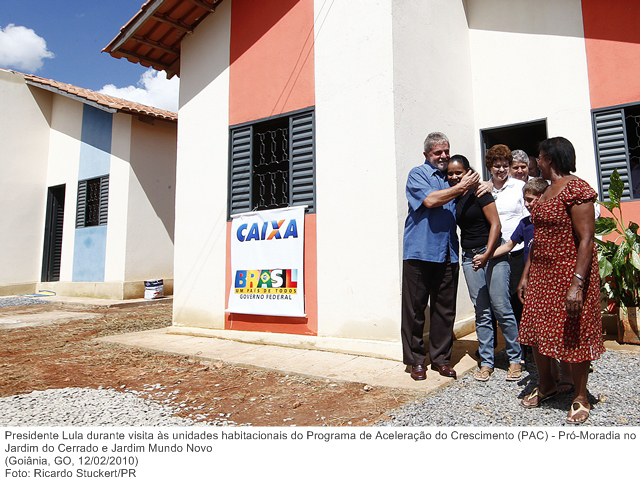 Presidente Lula durante visita às unidades habitacionais do Programa de Aceleração do Crescimento (PAC) - Pró-Moradia no Jardim do Cerrado e Jardim Mundo Novo.