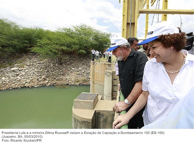 Presidente Lula e a ministra Dilma Rousseff visitam a Estação de Captação e Bombeamento 100 (EB-100).