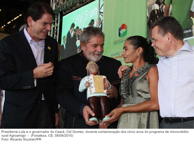 Presidente Lula e o governador do Ceará, Cid Gomes, durante comemoração dos cinco anos do programa de microcrédito rural Agroamigo.