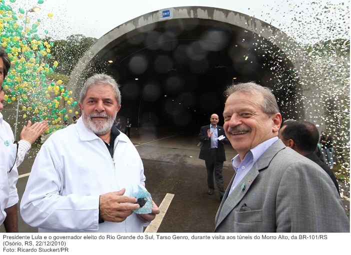 Presidente Lula e o governador eleito do Rio Grande do Sul, Tarso Genro, durante visita aos túneis do Morro Alto, da BR-101-RS