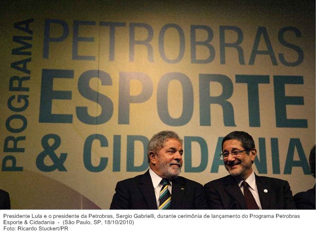 Presidente Lula e o presidente da Petrobras, Sergio Gabrielli, durante cerimônia de lançamento do Programa Petrobras Esporte & Cidadania.