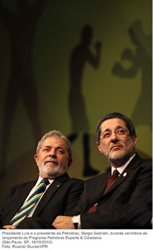 Presidente Lula e o presidente da Petrobras, Sergio Gabrielli, durante cerimônia de lançamento do Programa Petrobras Esporte & Cidadania 
