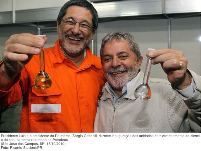 Presidente Lula e o presidente da Petrobras, Sergio Gabrielli, durante inauguração das unidades de hidrotratamento de diesel e de coqueamento retardado da Petrobras.