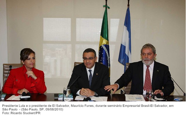 Presidente Lula e o presidente de El Salvador, Maurício Funes, durante seminário Empresarial Brasil-El Salvador, em São Paulo.