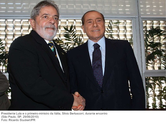 Presidente Lula e o primeiro-ministro da Itália, Silvio Berlusconi, durante encontro.