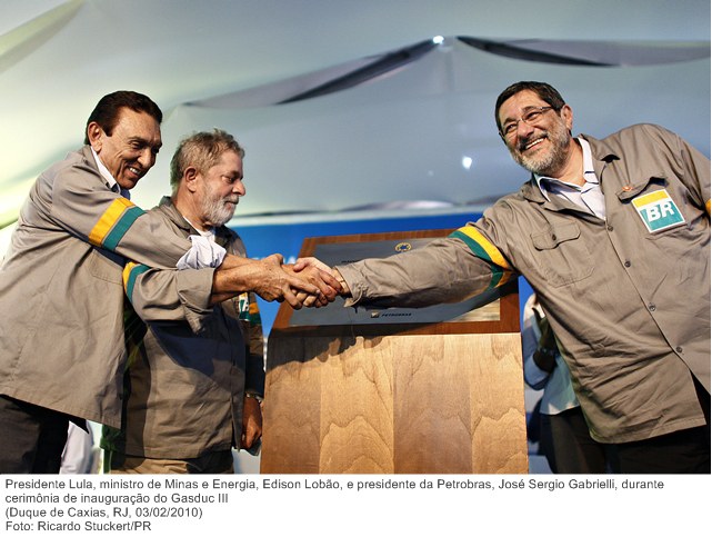 Presidente Lula, ministro de Minas e Energia, Edison Lobão, e presidente da Petrobras, José Sergio Gabrielli, durante cerimônia de inauguração do Gasduc III.
