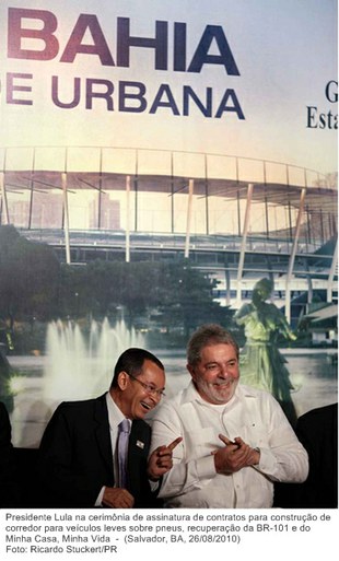 Presidente Lula na cerimônia de assinatura de contratos para construção de corredor para veículos leves sobre pneus, recuperação da BR-101 e do Minha Casa, Minha Vida (3).