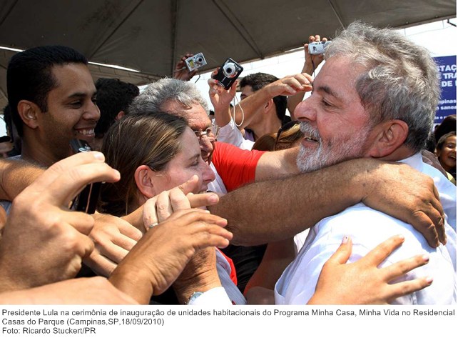 Presidente Lula na cerimônia de inauguração de unidades habitacionais do Programa Minha Casa, Minha Vida no Residencial Casas do Parque (4).jpg