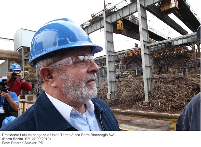 Presidente Lula na chegada à Usina Termelétrica Barra Bioenergia SA.