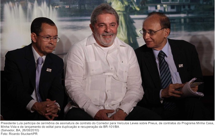 Presidente Lula participa de cerimônia de assinatura de contrato do Corredor para Veículos Leves sobre Pneus, de contratos do Programa Minha Casa, Minha Vida e de lançamento do edital.jpg