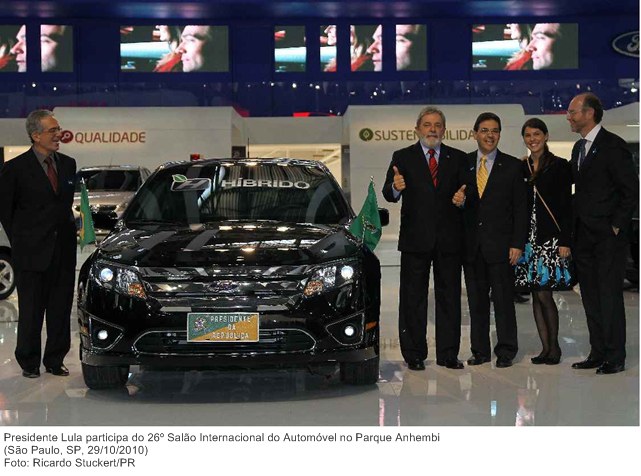 Presidente Lula participa do 26º Salão Internacional do Automóvel no Parque Anhembi.
