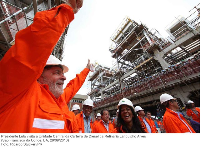 Presidente Lula visita a Unidade Central da Carteira de Diesel da Refinaria Landulpho Alves.
