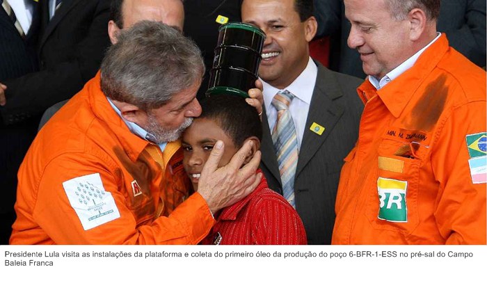 Presidente Lula visita as instalações da plataforma e coleta do primeiro óleo da produção do poço 6-BFR-1-ESS no pré-sal do Campo Baleia Franca 