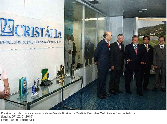 Presidente Lula visita as novas instalações da fábrica da Cristália Produtos Químicos e Farmacêuticos.