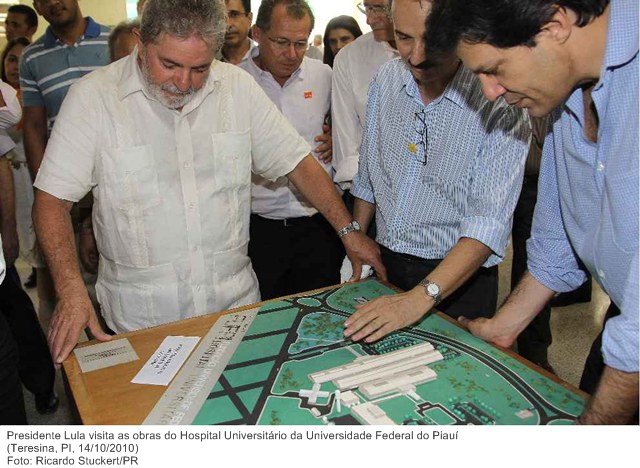 Presidente Lula visita as obras do Hospital Universitário da Universidade Federal do Piauí 