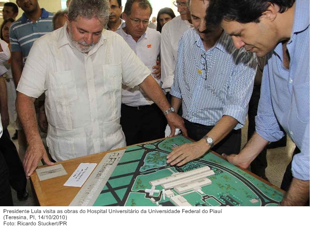 Presidente Lula visita as obras do Hospital Universitário da Universidade Federal do Piauí 