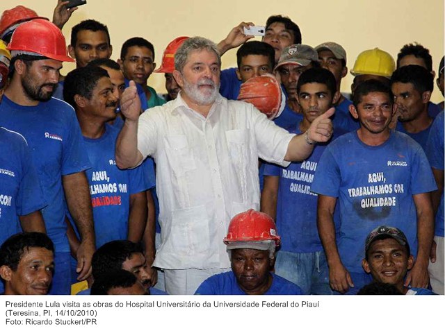 Presidente Lula visita as obras do Hospital Universitário da Universidade Federal do Piauí.