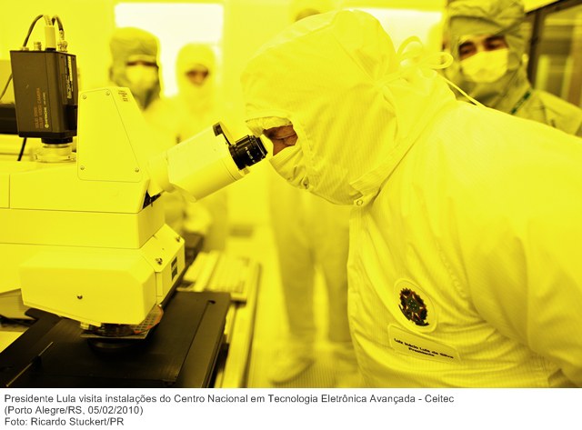 Presidente Lula visita instalações do Centro Nacional em Tecnologia Eletrônica Avançada - Ceitec (2)