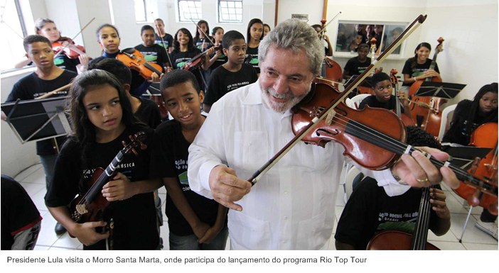 Presidente Lula visita o Morro Santa Marta, onde participa do lançamento do programa Rio Top Tour (2).