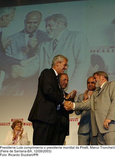 Presidente Lula cumprimenta o presidente mundial da Pirelli, Marco Tronchetti.jpg