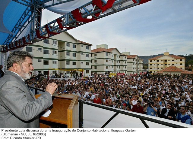 Presidente Lula discursa durante inauguração do Conjunto Habitacional Itoupava Garten.jpg