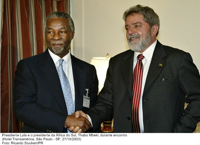 Presidente Lula e o presidente da África do Sul, Thabo Mbeki, durante encontro.jpg