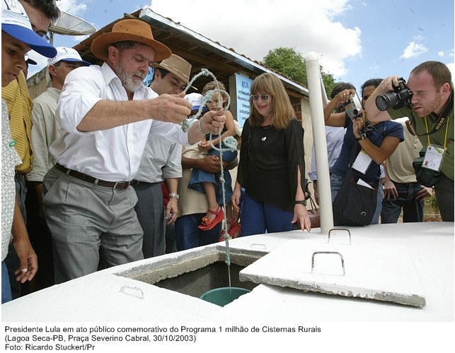 Presidente Lula em ato público comemorativo do Programa 1 milhão de Cisternas Rurais.jpg